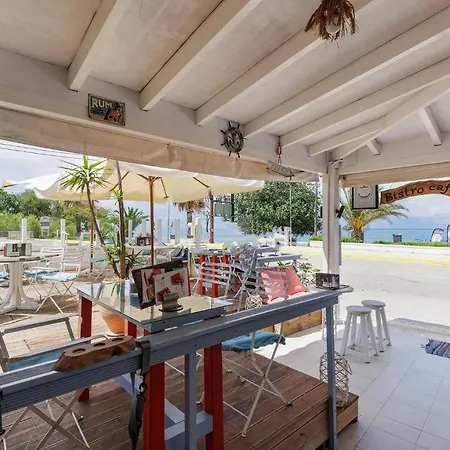 Aphrodite Beachfront By Konnect, Hotel