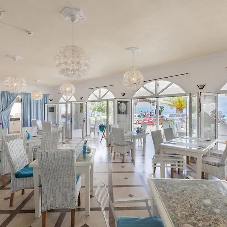 Hotel Aphrodite Beachfront By Konnect,